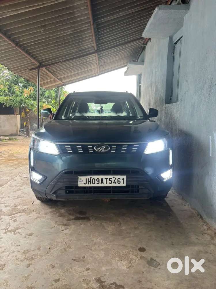Mahindra Xuv300 W6 2020 Petrol Manual