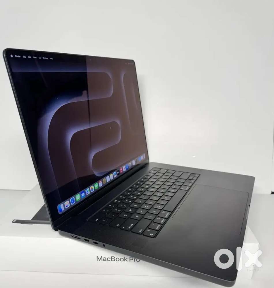 MacBook Pro Black 16-inch M3 Max 48GB RAM 1TB SSD Apple Care plus