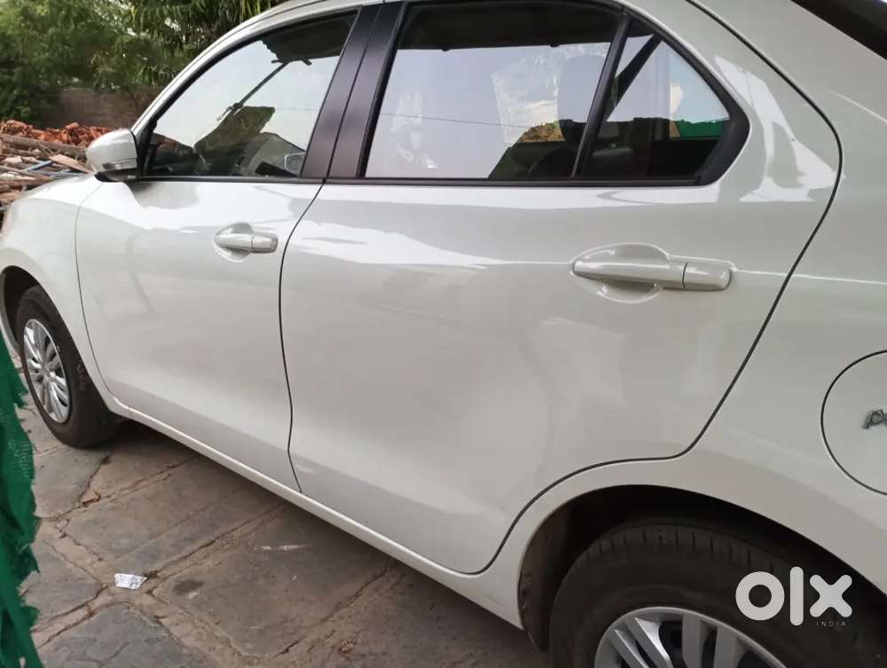 Maruti Suzuki Dzire Desember 2023 Petrol 26000 Km Driven
