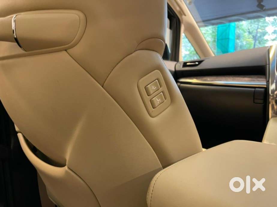 Toyota Vellfire 2.5 Hybrid, 2023, Petrol