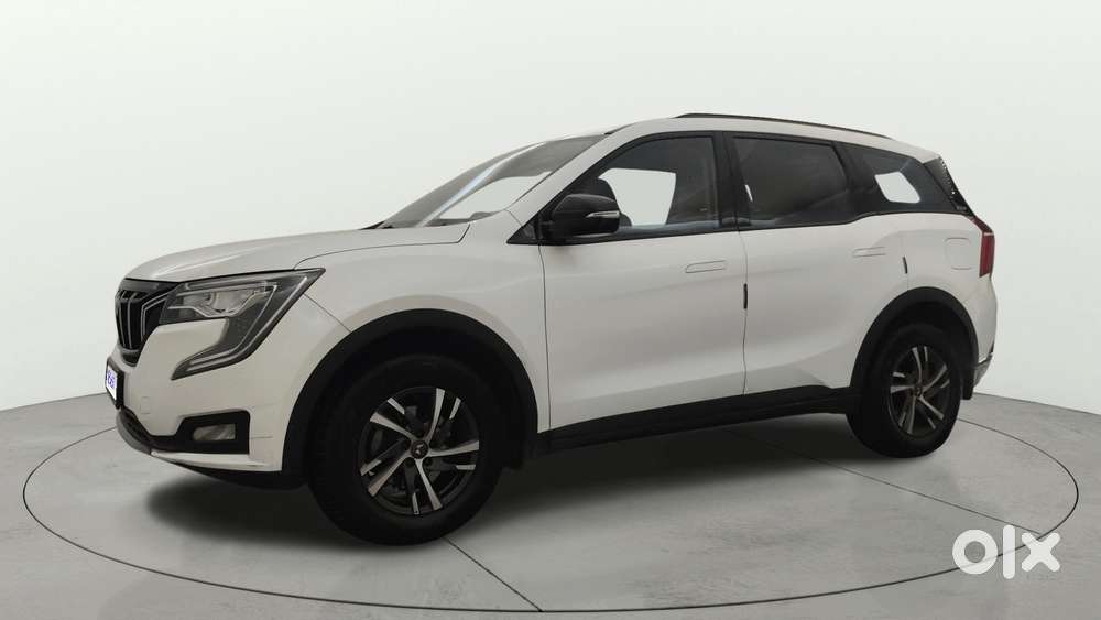 Mahindra Xuv700 2.0 Ax 5 Petrol Mt Str, 2023, Petrol