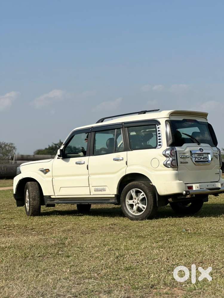 Mahindra Scorpio S10, 2017, Diesel
