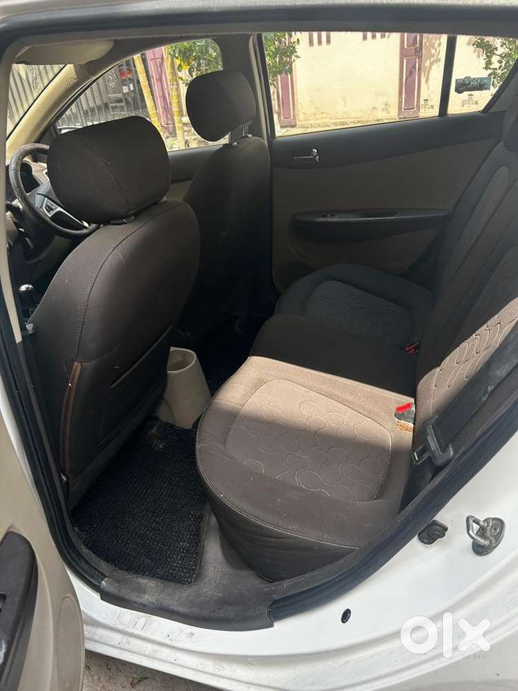Hyundai I20 Sportz 2012 Petrol Manual  Well Maintained  51,000 Km