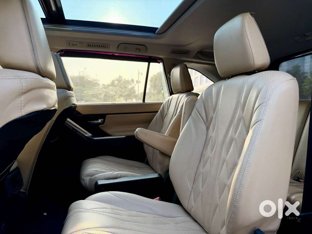 Toyota Innova Hycross 2.0 Vx (o) Hybrid 7 Str, 2025, Petrol