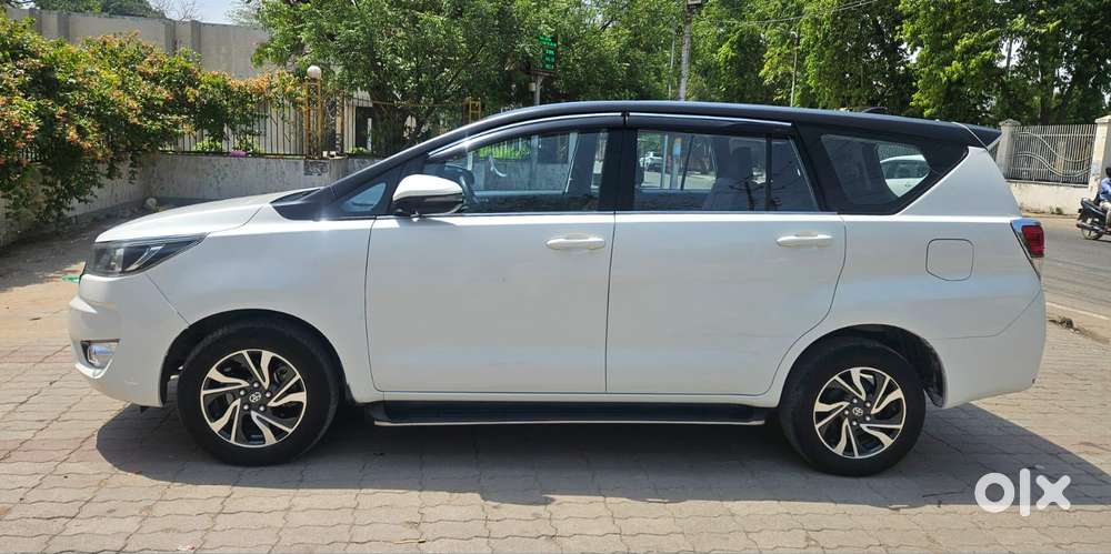 Toyota Innova Crysta 2.4 G Mt, 2024, Diesel