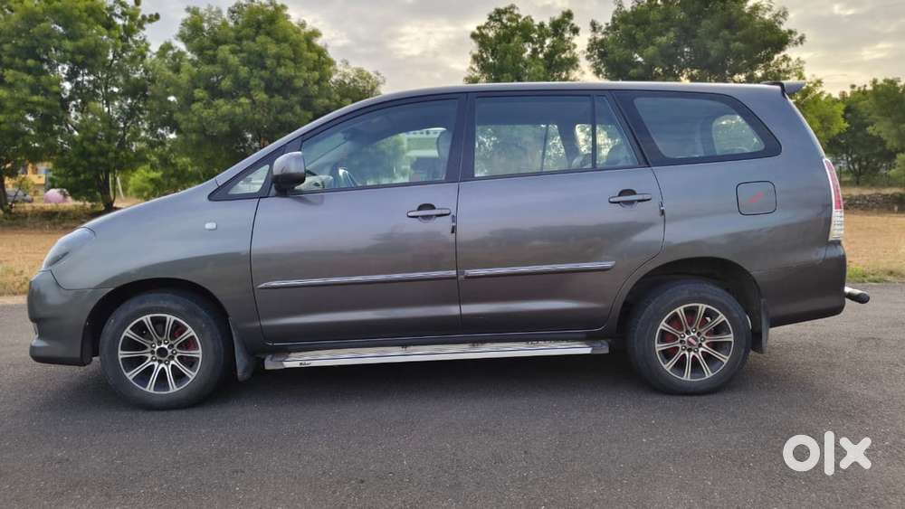 Toyota Innova 2.5 G (diesel) 7 Seater, 2011, Diesel
