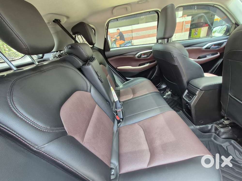 Maruti Suzuki Grand Vitara 1.5 Alpha Smart Hybrid Dual Tone, 2024, P..