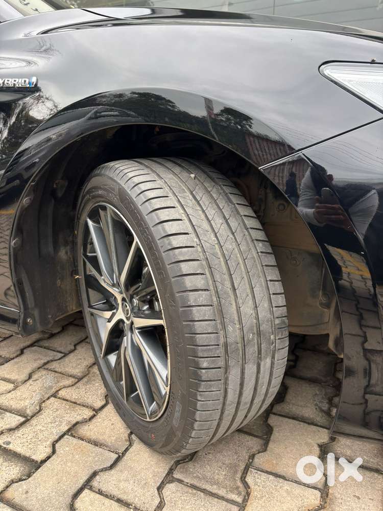 Toyota Camry 2.5 Hybrid, 2024