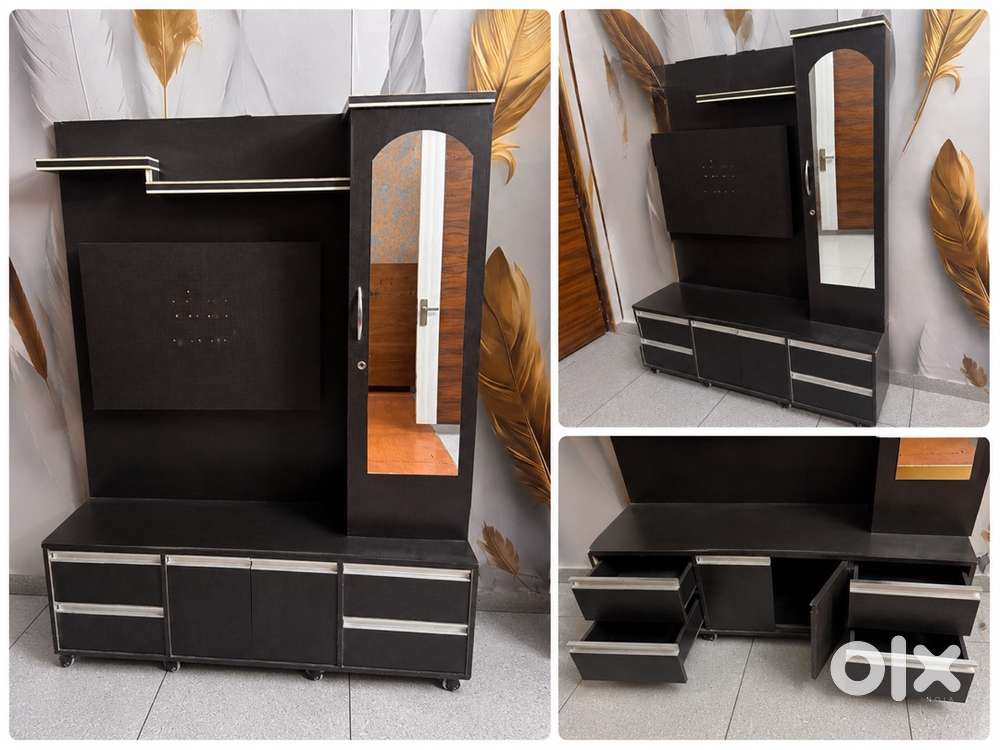 Premium Wooden TV Showcas