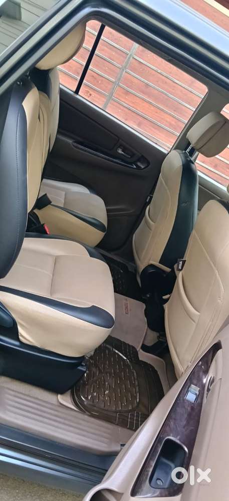 Toyota Innova 2.5 Zx 7 Str Bs-iv, 2015, Diesel