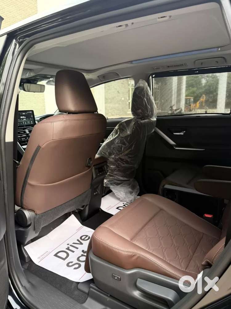 Toyota Innova Hycross, 2026, Petrol