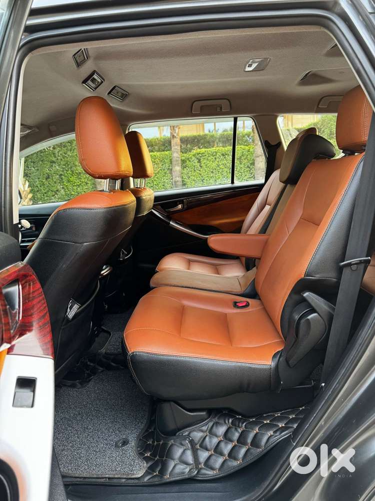 Toyota Innova Crysta 2.4 G Plus Mt 8 Str, 2018, Diesel