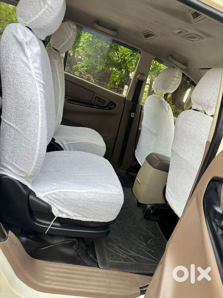 Toyota Innova 2.5 G (diesel) 7 Seater Bs Iv, 2015, Diesel