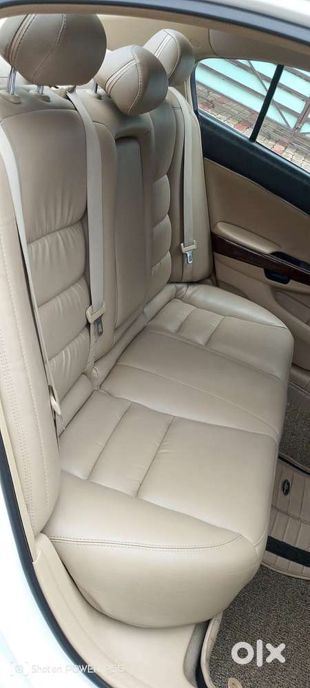 Honda Accord 2.4 Elegance Manual, 2011, Petrol