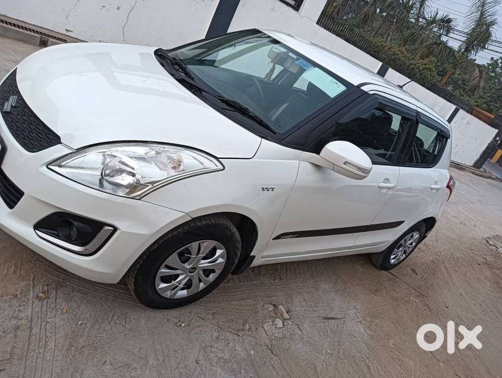 Maruti Suzuki Swift Vxi + Manual, 2017, Petrol