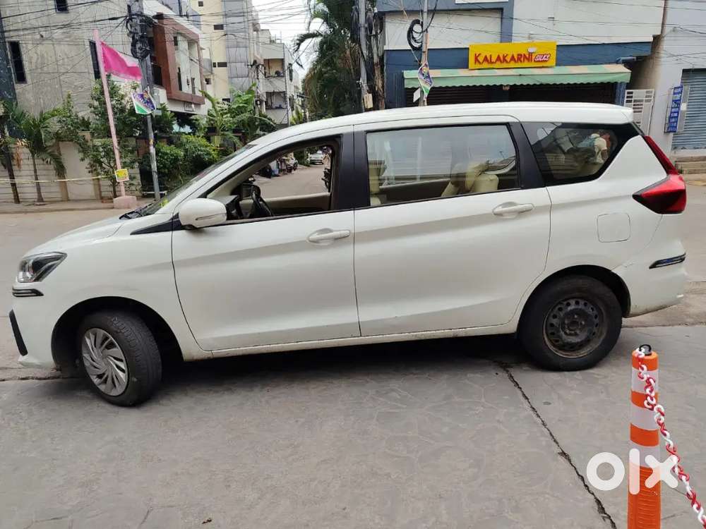 Maruti Suzuki Ertiga Vxi 2025