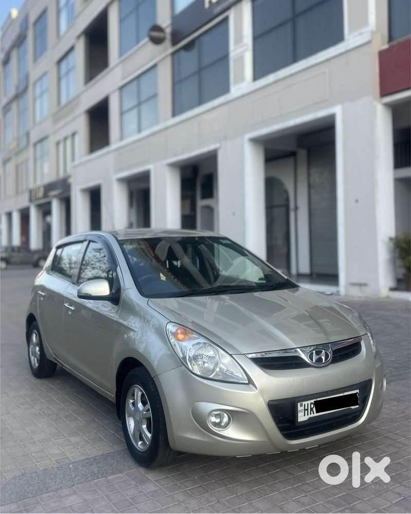 Hyundai I20 2010-2012 1.4 Asta At With Avn, 2011, Petrol