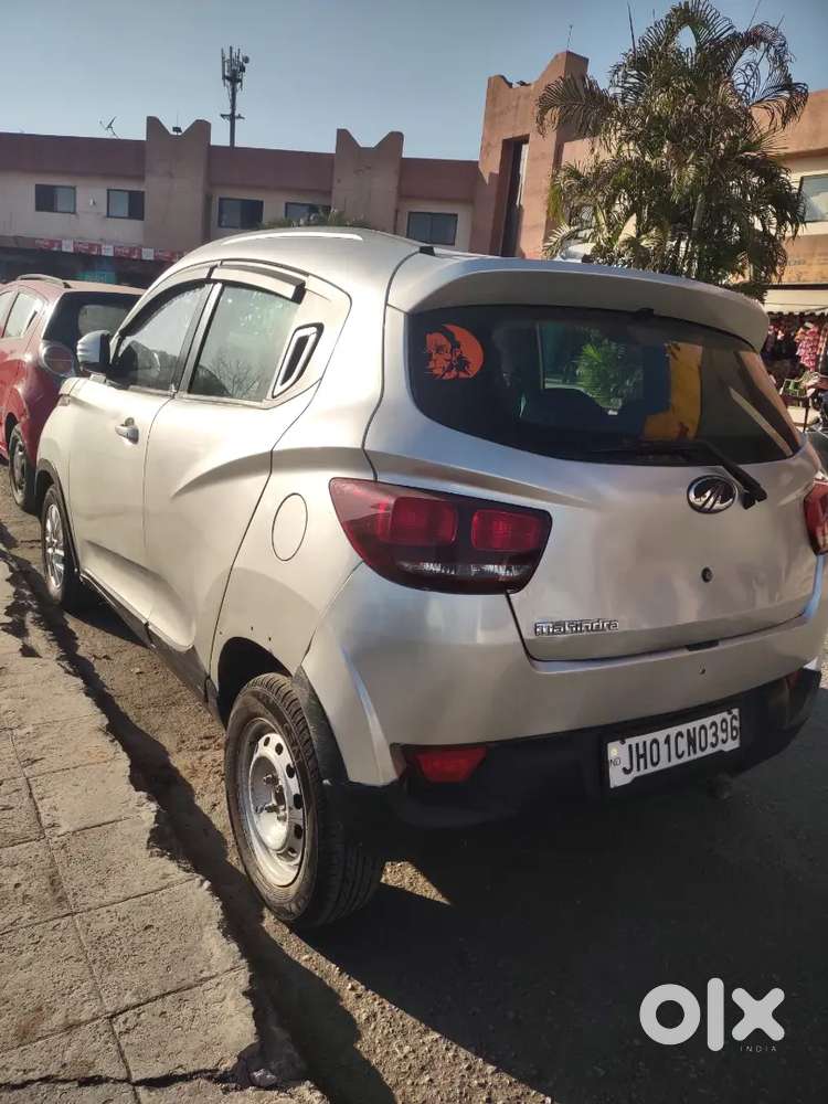 Mahindra Kuv 100 2017