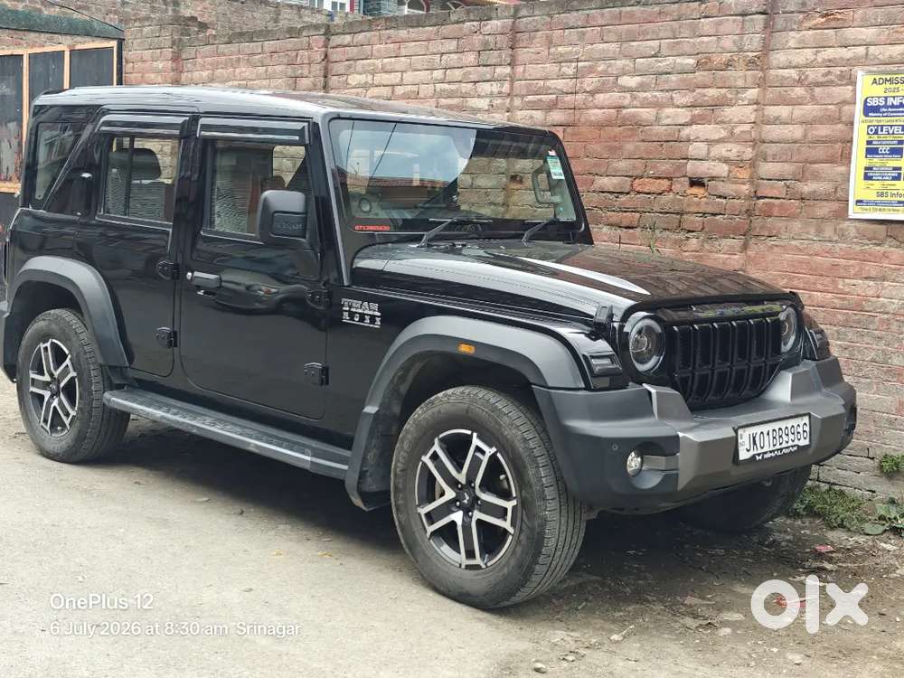 Mahindra Thar Roxx Mx5 2025