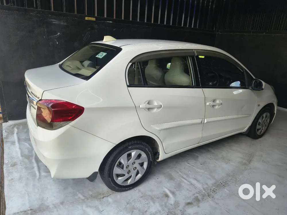 Honda Amaze Special 2014 Millage 26km Per Litre. Iam Owner.