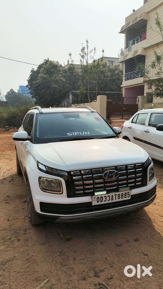 Hyundai Venue Petrol 2025