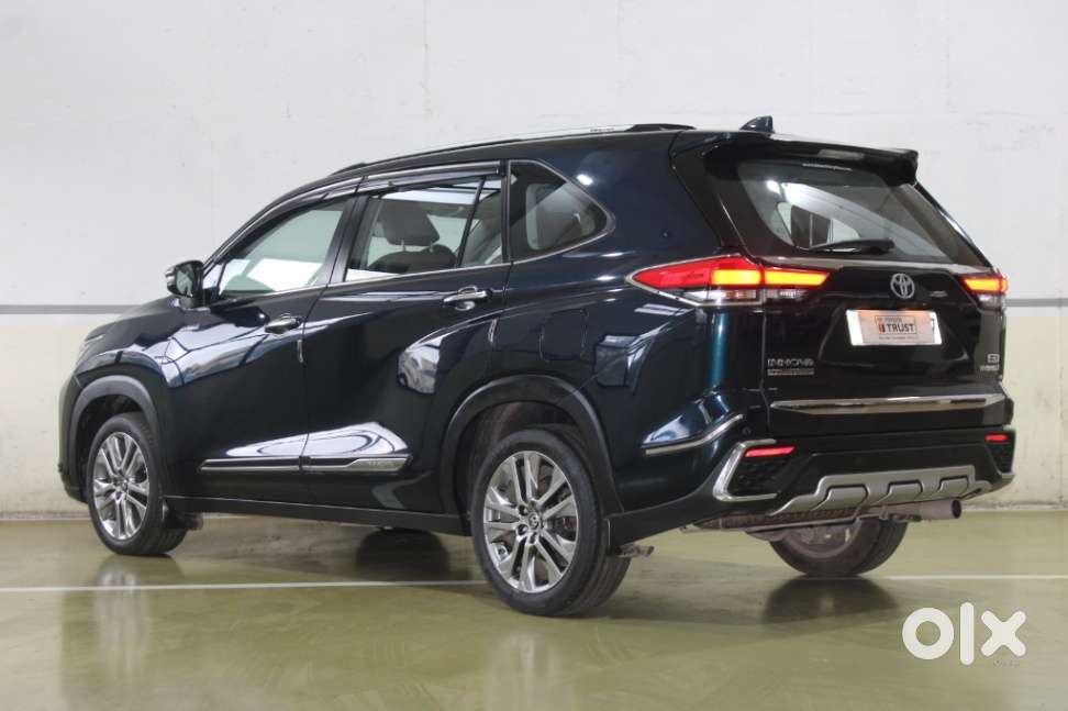 Toyota Innova Hycross 2.0 ZX (O) Hybrid 7 STR, 2023, Petrol