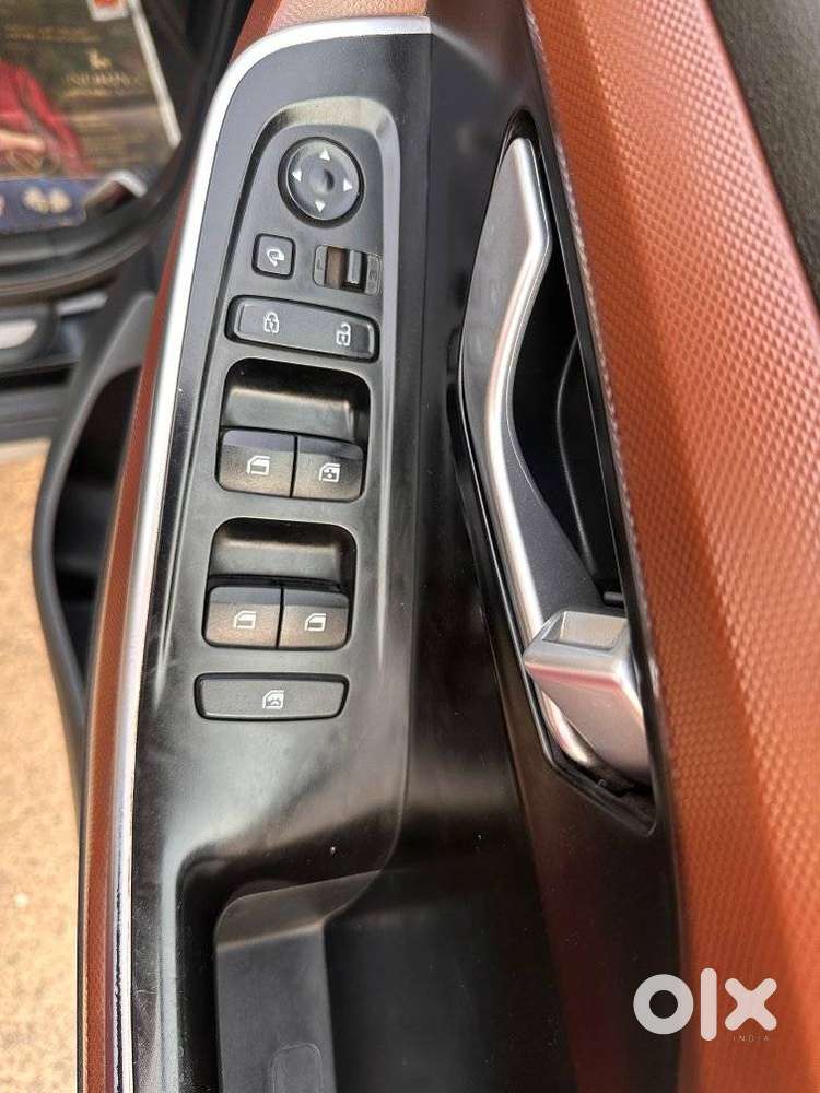 Hyundai Alcazar Signature, 2021, Petrol