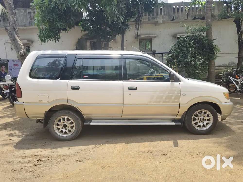Chevrolet Tavera 2012 Diesel 100000 Km Driven