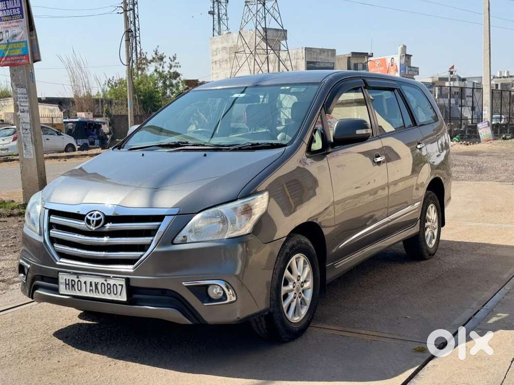 Toyota Innova 2014 Diesel 18000 Km Driven