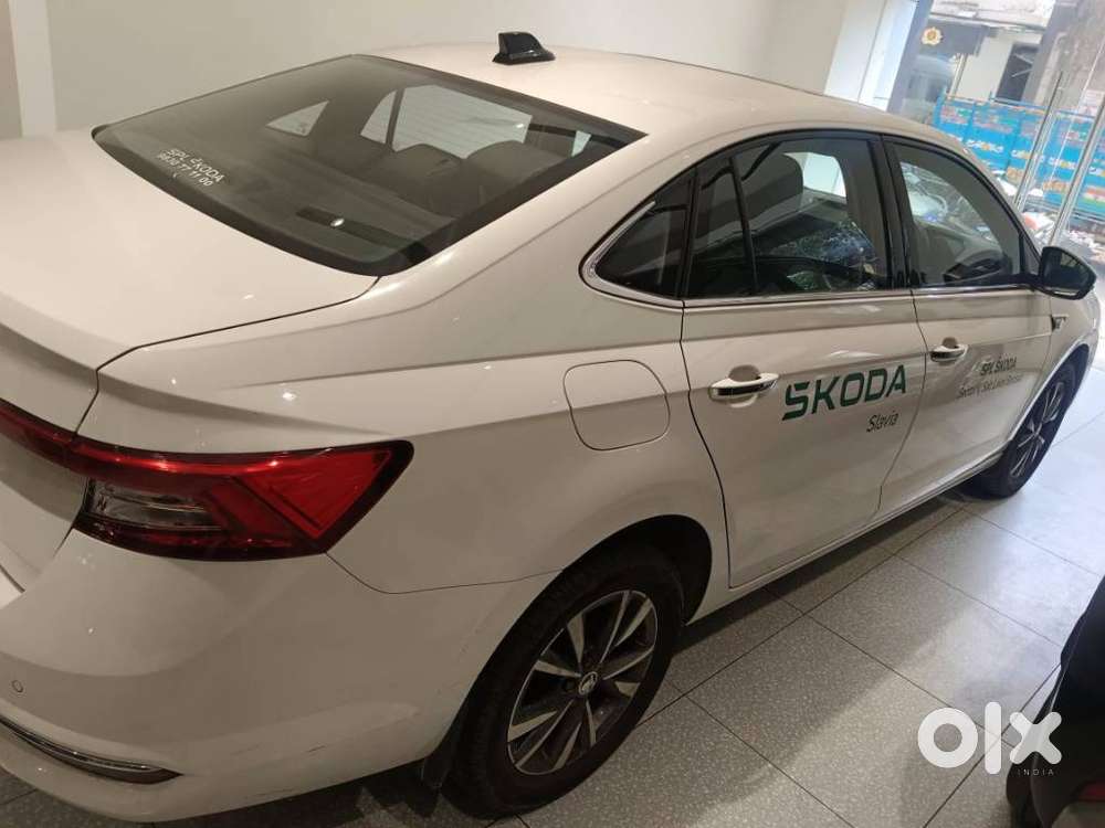 Skoda Slavia Style 1.5l Tsi Mt, 2025, Petrol
