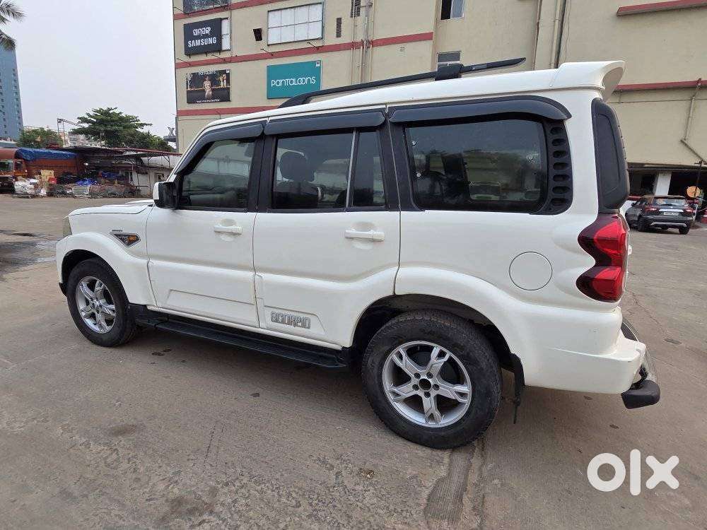 Mahindra Scorpio S10, 2016, Diesel