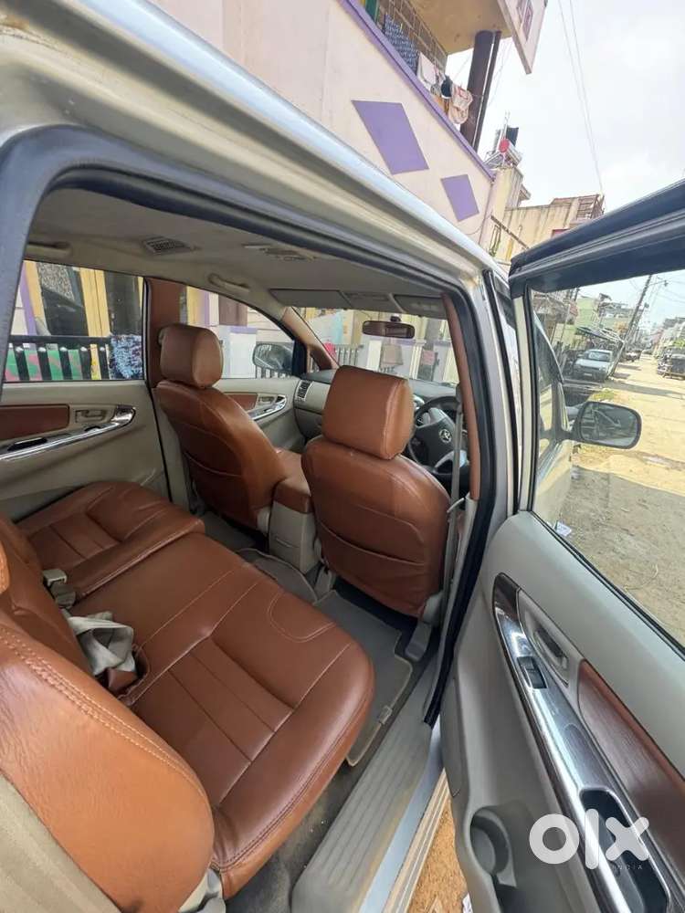 Toyota Innova 2015 Diesel 165000 Km Driven