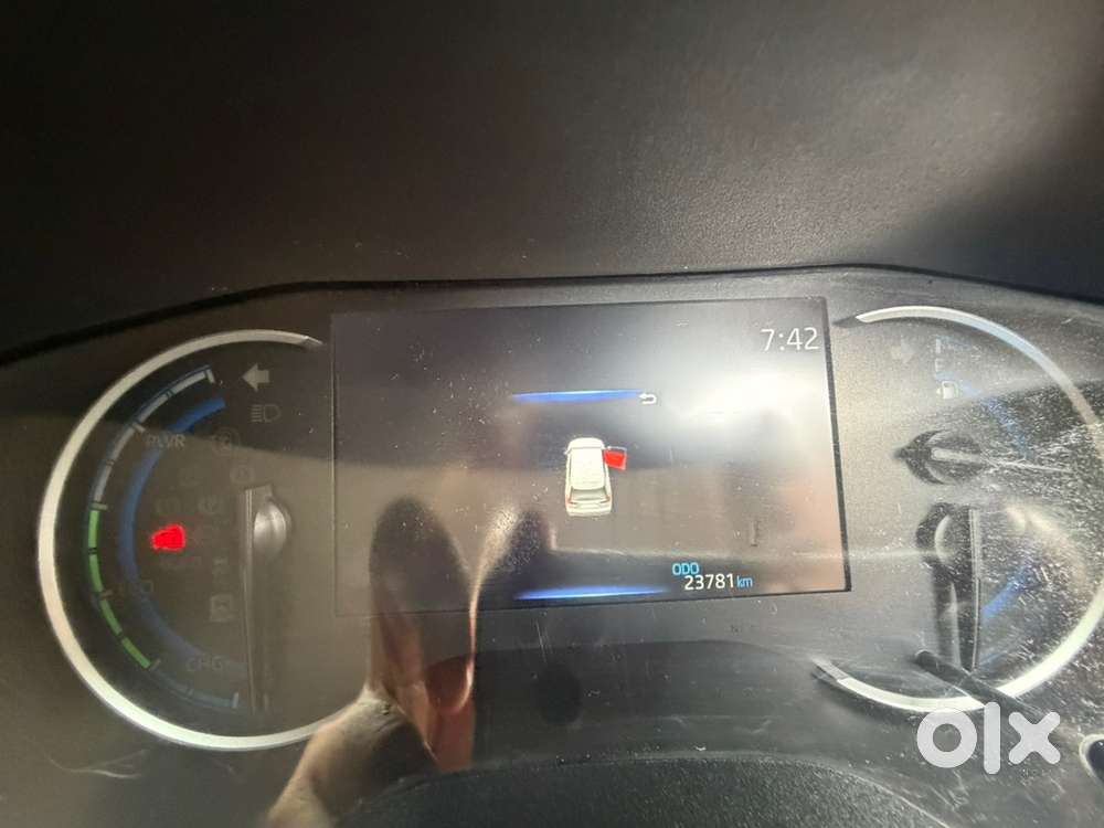 Toyota Innova Hycross 2024