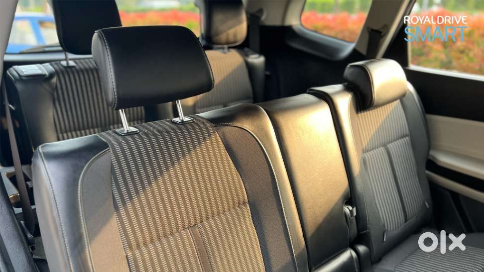 Kia Carens, 2023, Petrol