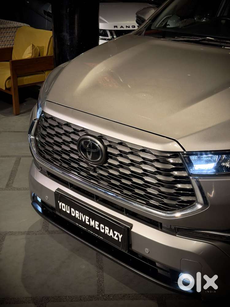 Toyota Innova Hycross 2.0 Zx (o) Hybrid 7 Str, 2023, Petrol