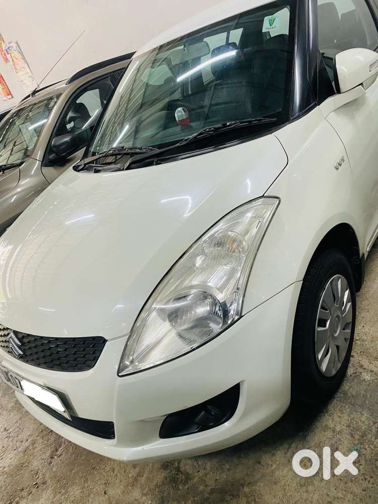 Maruti Suzuki Swift Vxi Optional, 2013, Petrol