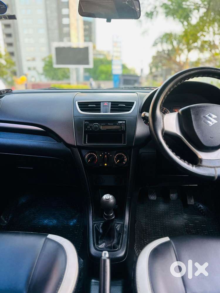 Maruti Suzuki Swift Vxi + Manual, 2012, Petrol