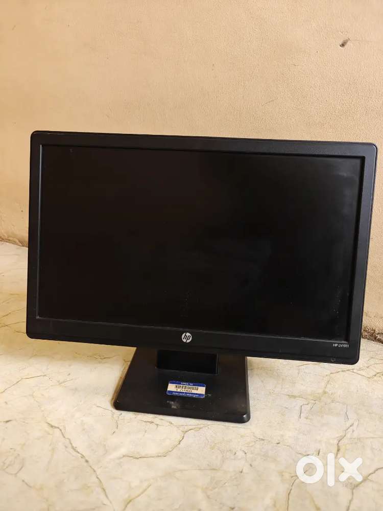 HP LV1911 Monitor in Excellent Condition with Cables