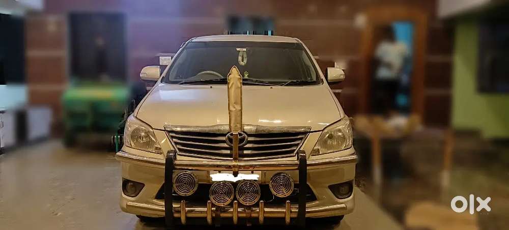 Toyota Innova 2012 Diesel 180000 Km Driven