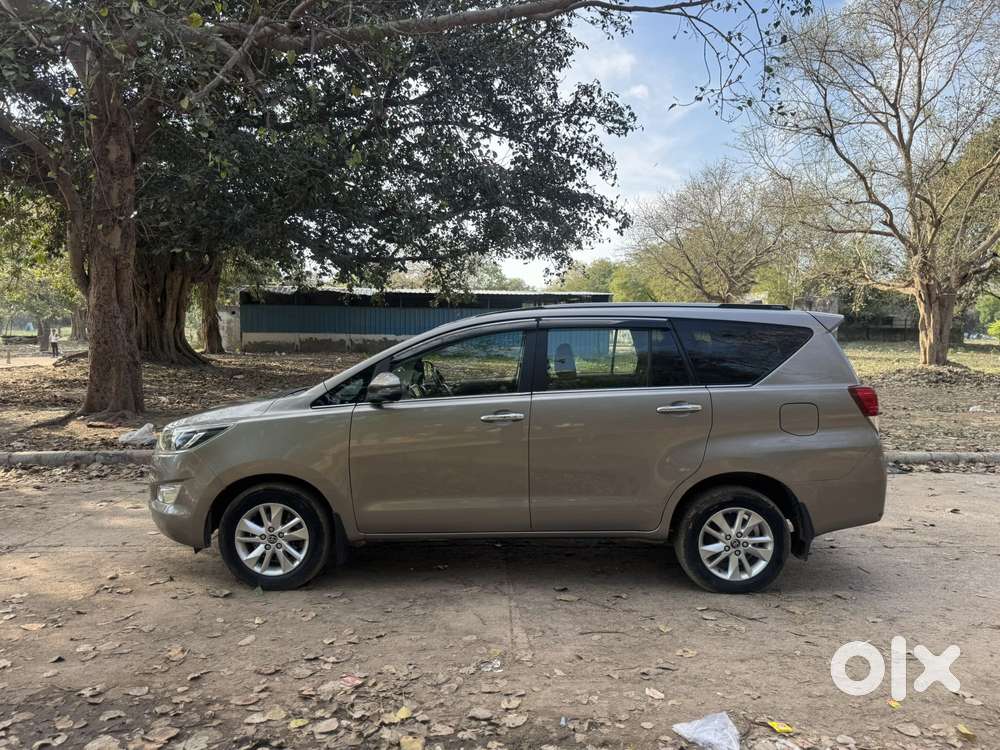 Toyota Innova Crysta 2.7 Vx Mt, 2019, Diesel