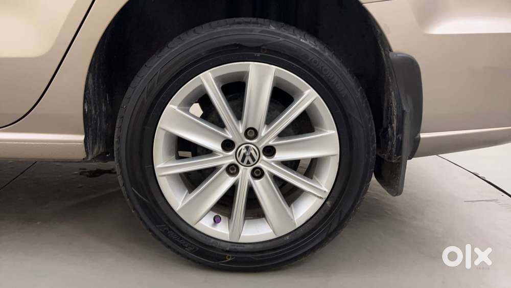 Volkswagen Vento 1.2 Tsi Highline At, 2017, Petrol