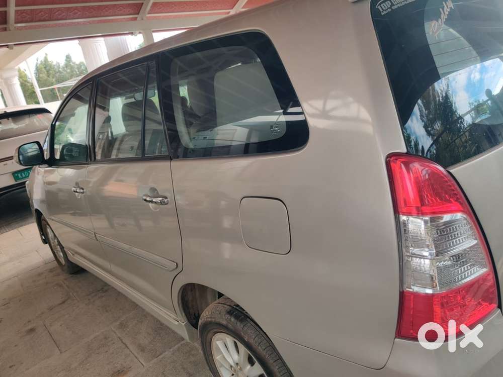 Toyota Innova 2.5 V Diesel 2012 Topend