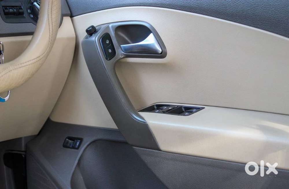 Volkswagen Vento 1.2 Tsi Highline At, 2016, Petrol