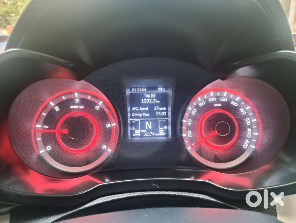 Mahindra Xuv300 W6 Amt Diesel, 2023, Diesel