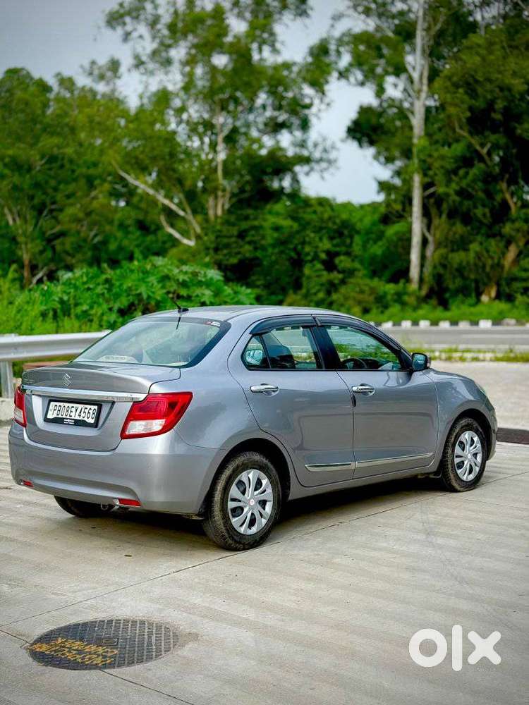 Maruti Suzuki Dzire 1.2 Vxi, 2022, Petrol