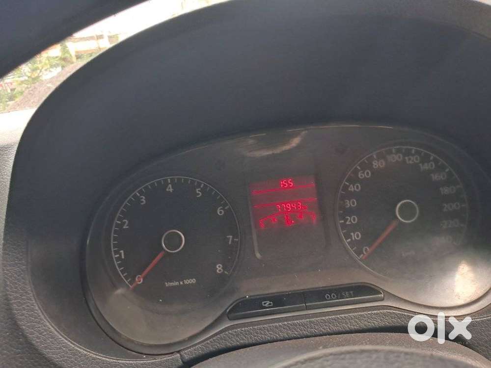 Volkswagen Polo Petrol Highline 1.6l, 2010, Petrol
