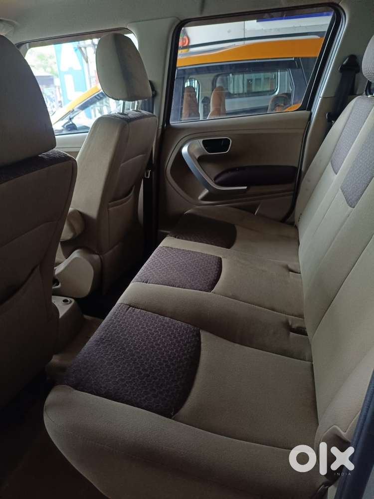 Mahindra Tuv 300 T8, 2017, Diesel