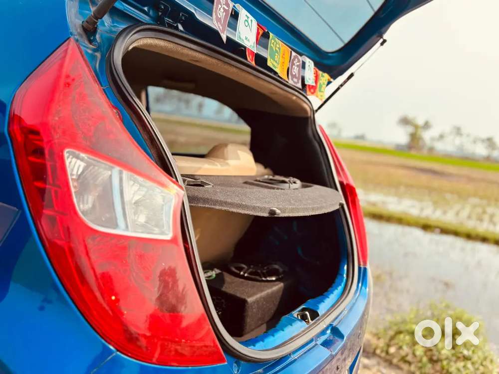 Hyundai Eon Magna+ , Blue (lifetime Tax Paid)