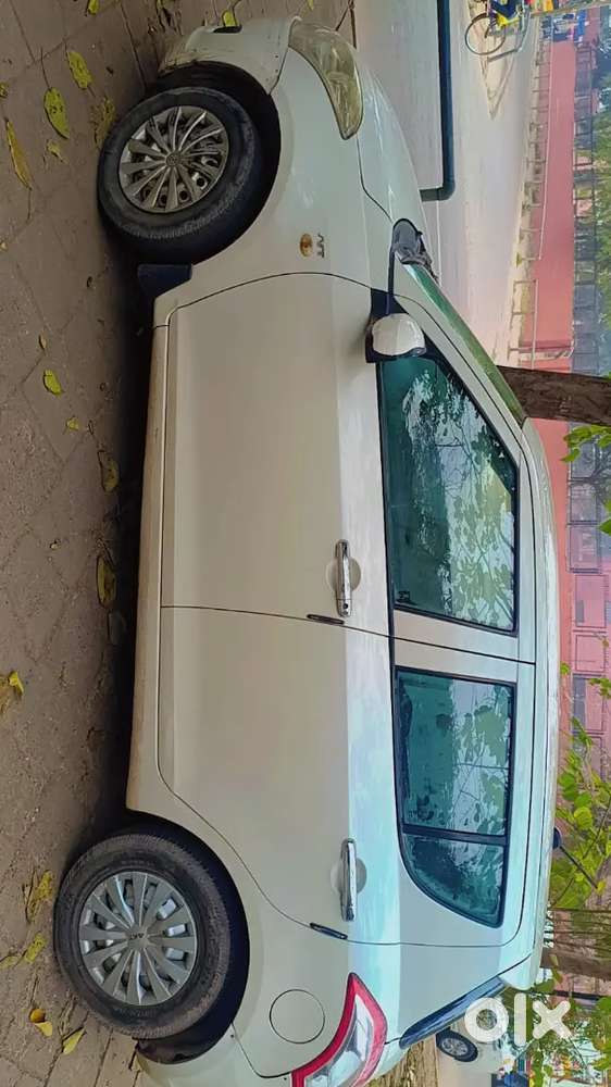 Maruti Suzuki Swift December 2011 1.2 Lxi