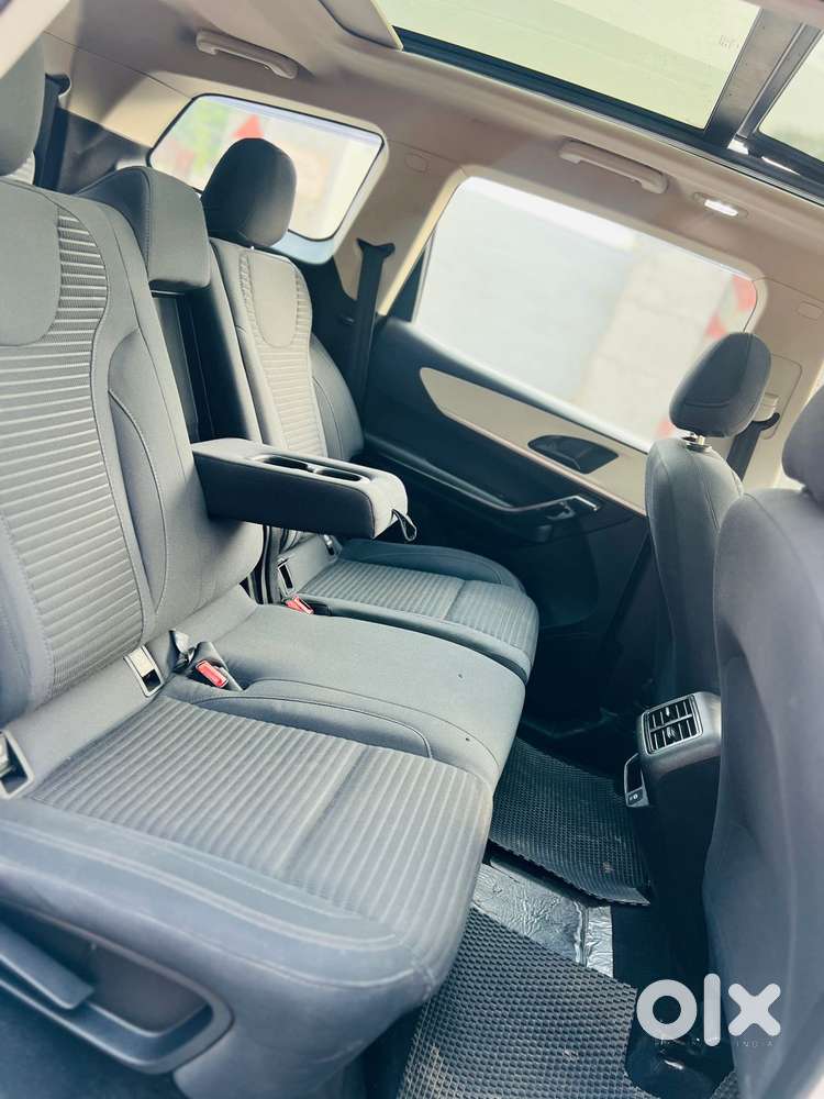 Mahindra Xuv700 2.2 Ax 5 Diesel At 7 Str, 2023, Diesel